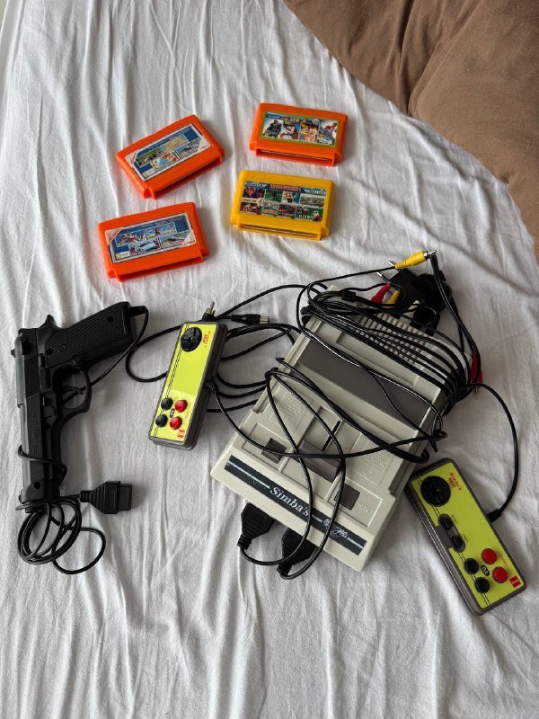 Кофемашина капсульная Nespresso C30 Essenza Mini, игровая приставка Dendy Simba`s, мышь Xiaomi, гирлянда светодиодная, кольцевая лампа, кофемолка BRAYER BR1182 2