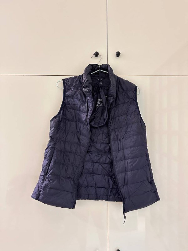 Жилет пуховый Uniqlo размер М