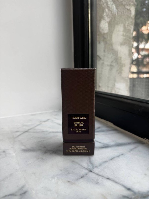 костюм OYSHO, духи Tom Ford, духи Initio self power 2
