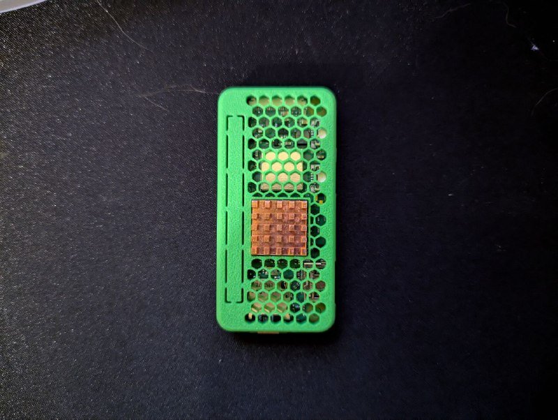 Raspberry Pi Zero 2W в кейсе с радиатором и флешкой 32GB