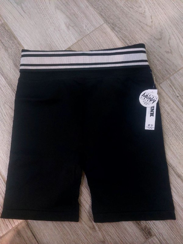 Пиджак, юбка, велошорты по 30 лари 3