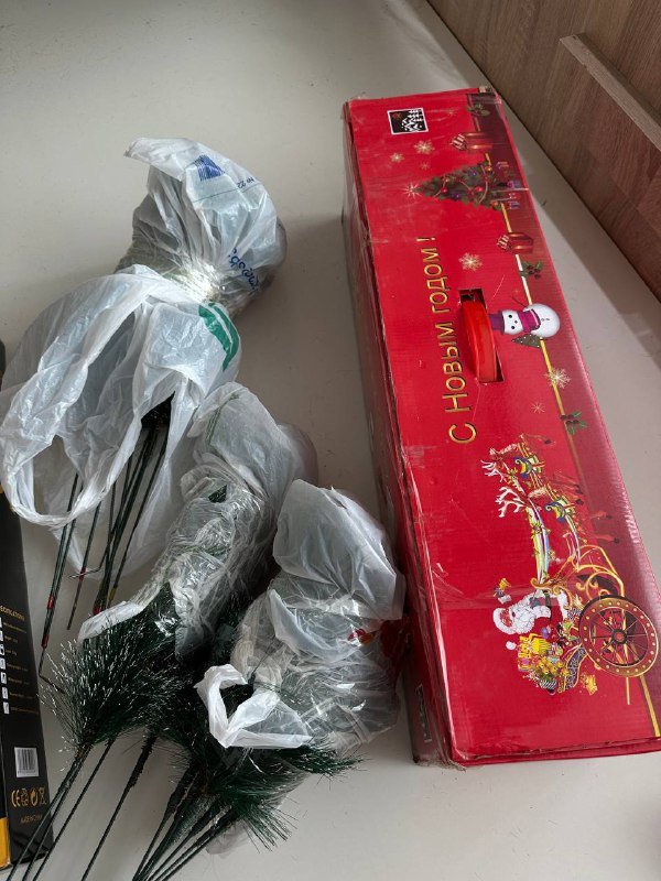 Искусственная елка 2.1 метра с подставкой и шишками 4