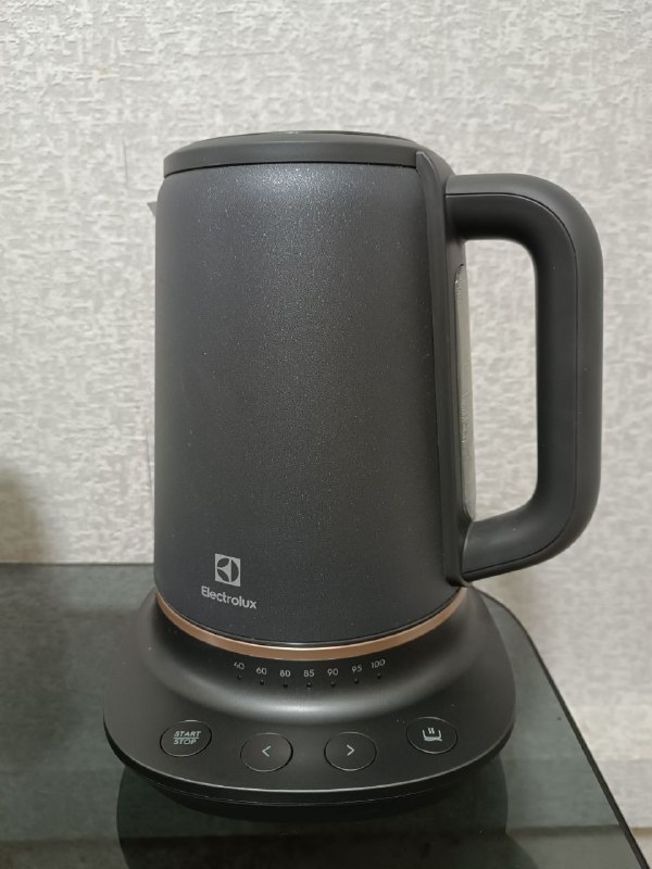 Электрический чайник Electrolux Explore 7 1.7L 2400W