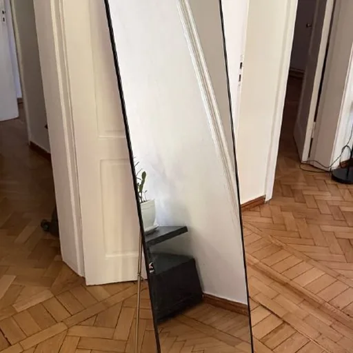 Напольное зеркало
