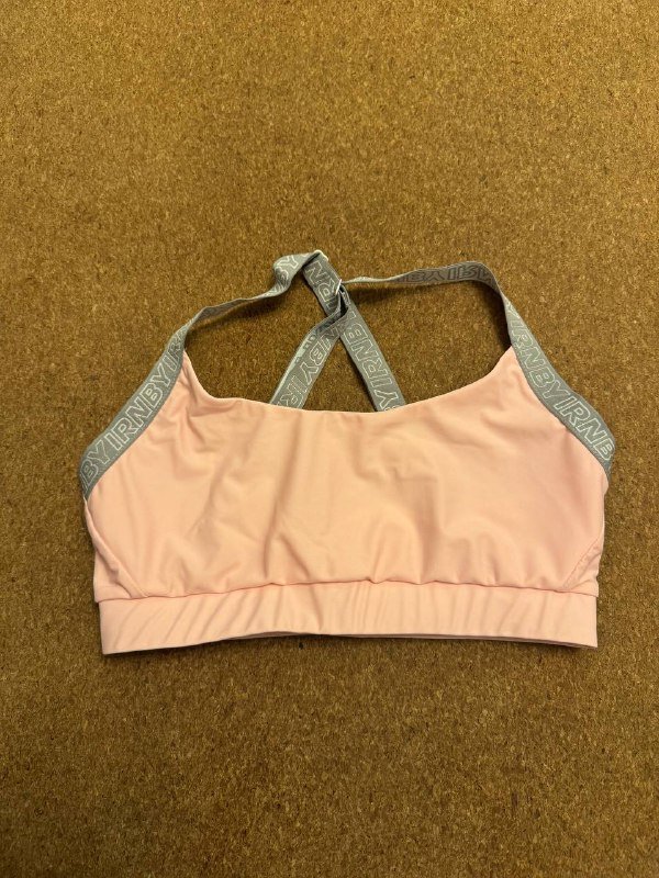 Розовый спортивный топ 2