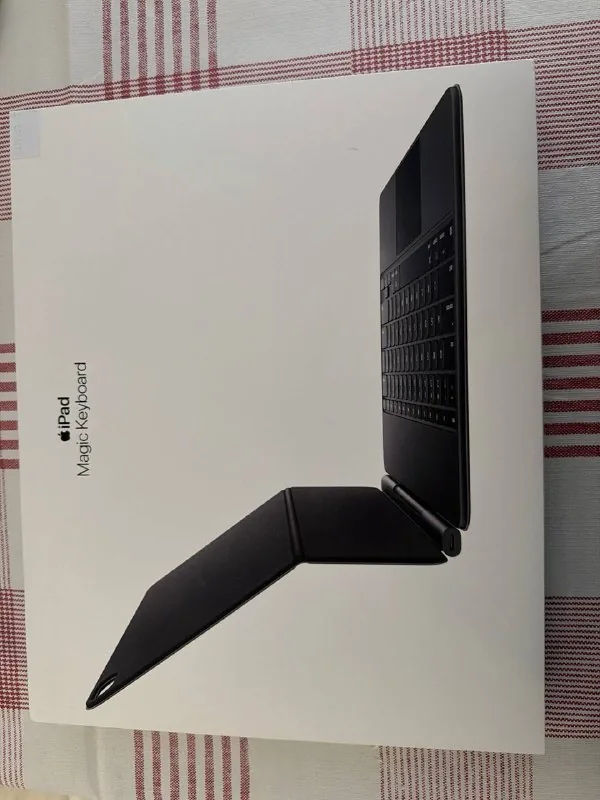 Magic Keyboard для iPad Air 13 1