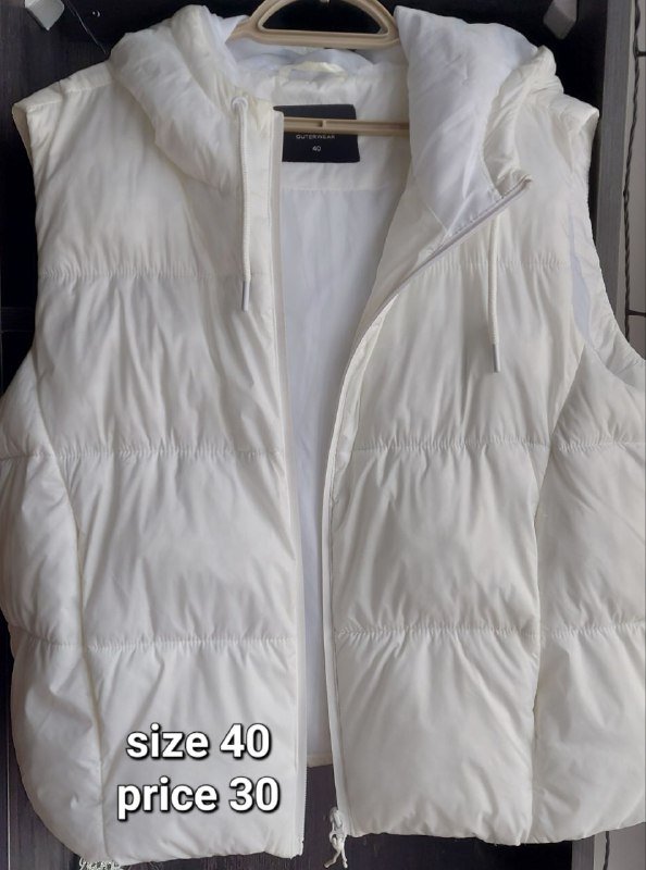 жилет, футболка, перчатки, кроссовки, куртка, платье, брюки, юбка