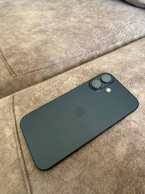 iPhone 16 128GB 1