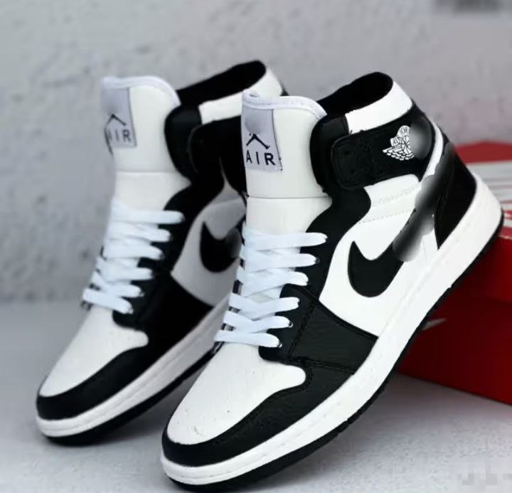 Блатные кроссовочки черно-белые