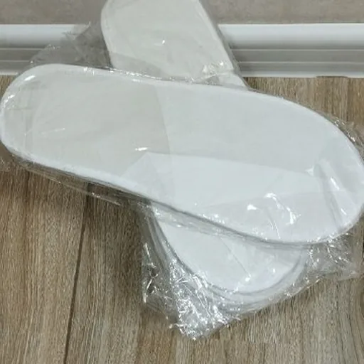Одноразовые тапочки, шампунь, гель, мыло