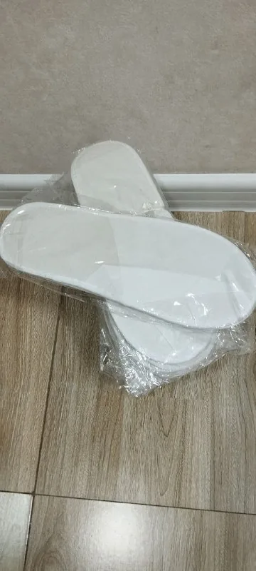 Одноразовые тапочки, шампунь, гель, мыло 1