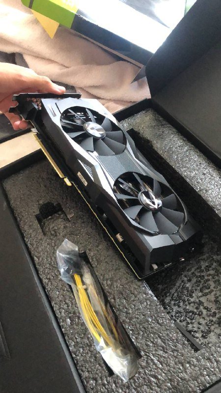 Видеокарта GeForce RTX 3050 с коробкой
