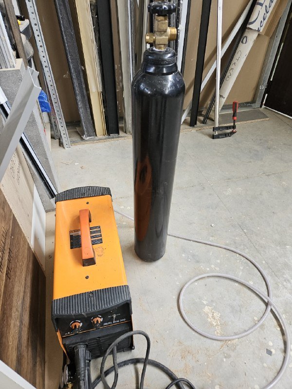 Сварочный полуавтомат Сварог REAL MIG 200 (JASIC) полный комплект