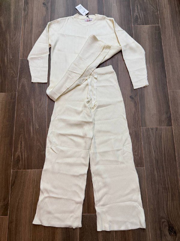 вязаные костюмы белый-молочный, пудрово-розовый 44-46