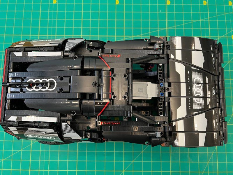 Lego Technic 42160 Audi RS Q e-tron набор 2