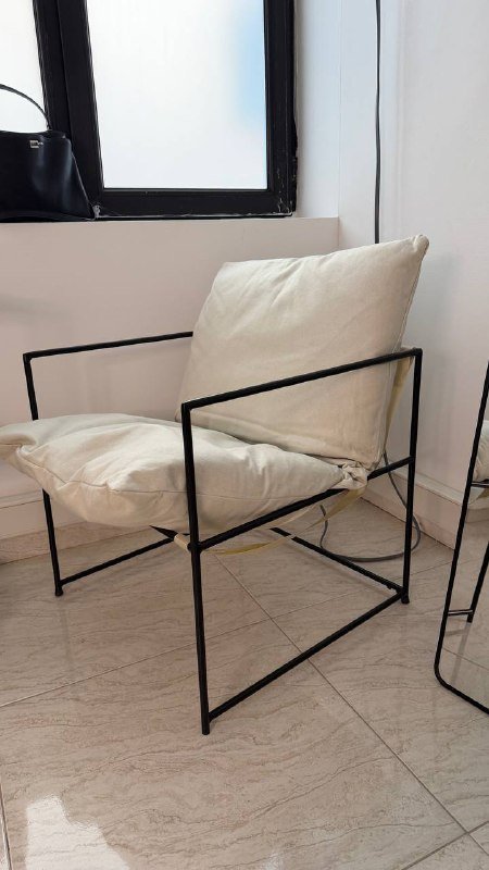 кресло, стол, этажерка, кушетка, мусорное ведро, комод 1