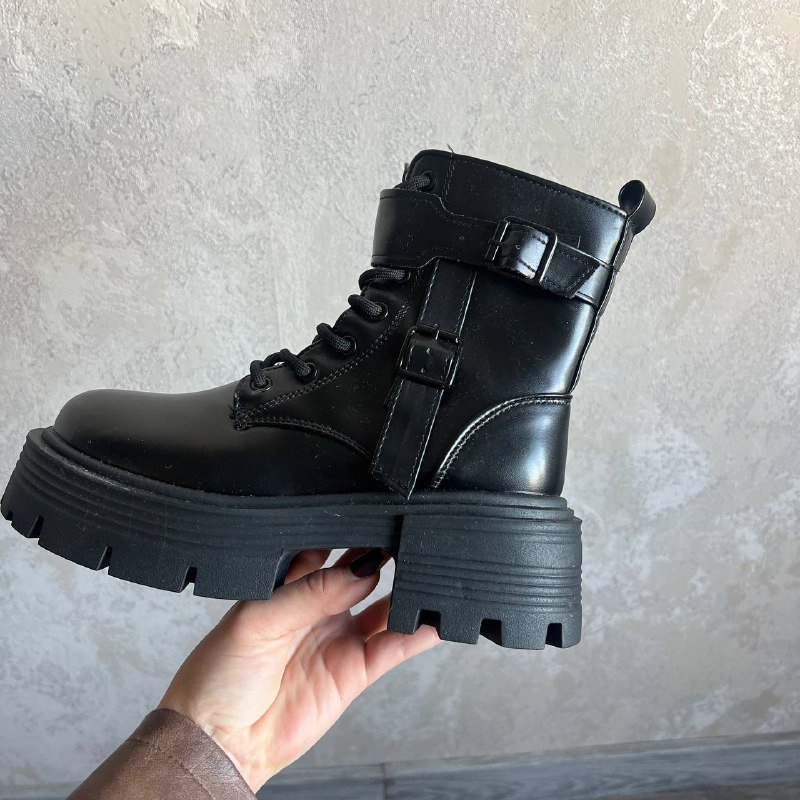 Женские черные ботинки размер 37-38