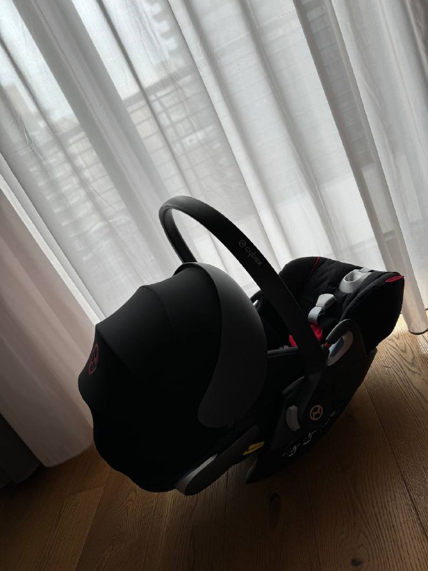 Cybex Ferrari car seat 3