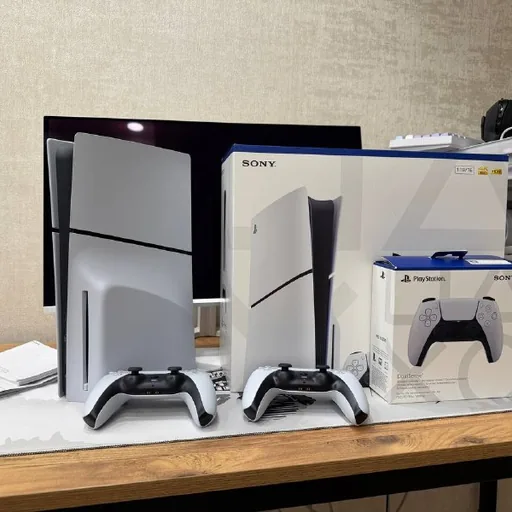 Sony Playstation 5 Slim, 2 геймпада