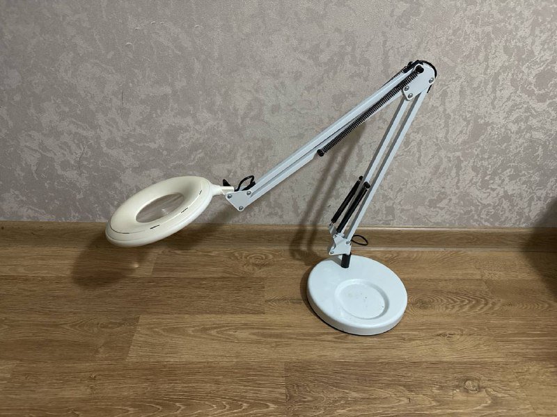 Лампа с лупой для маникюра