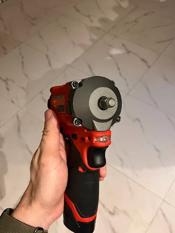 Гайковёрт Milwaukee M12 FUEL 2554 Stubby Wrench 3/8 4