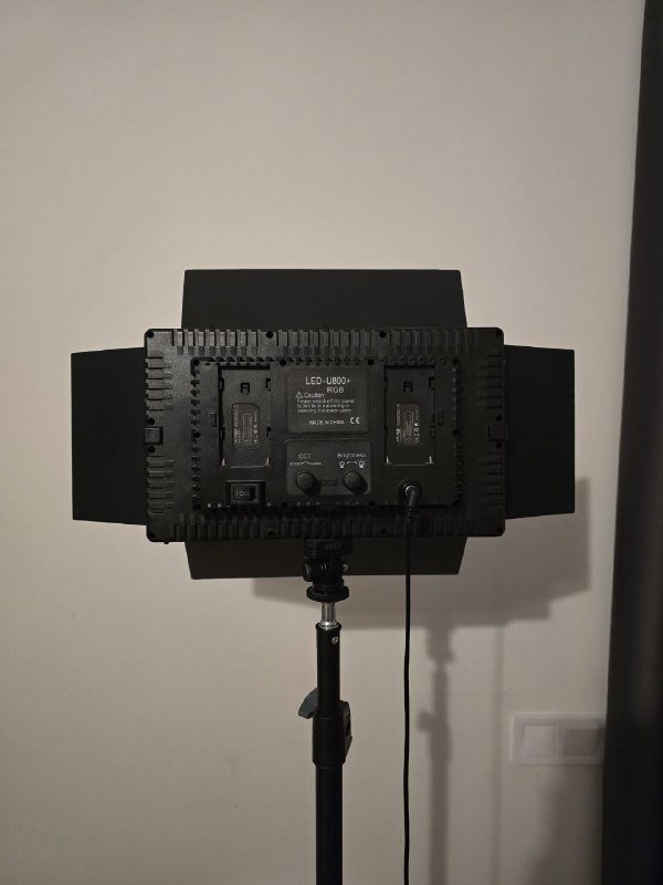 Видеосвет led u800 rgb, видеосвет е900, ароматический увлажнитель воздуха, микрофон конденсаторный fifine k669b