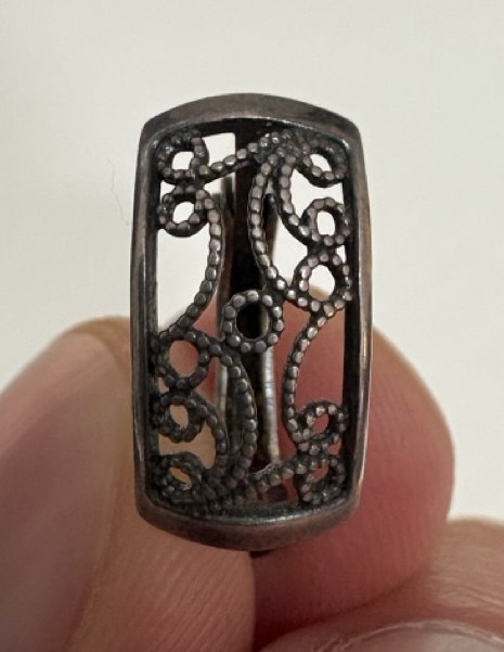 Серебряные серьги, кольца, пижамная рубашка, спортивный топ, стрипы, женские часы
