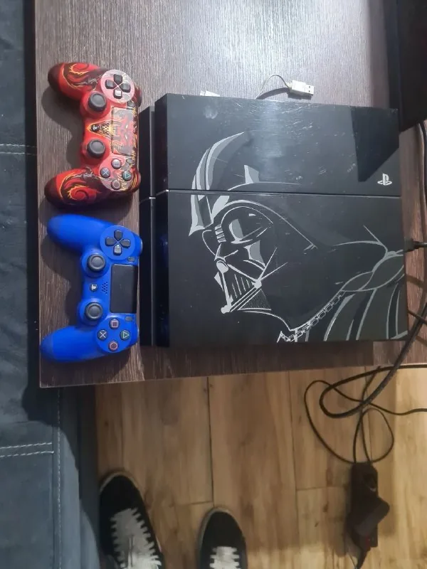 PlayStation 4 Darth Vader Edition