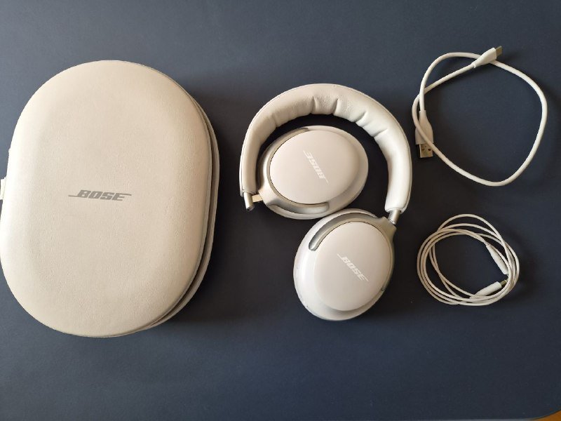 Sony WH-1000XM4, Bose QuietComfort Ultra Headphones 1st Gen 5