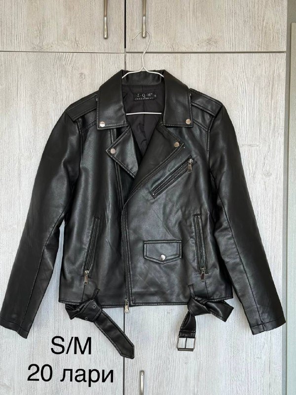 Кожаная куртка, джинсовая куртка, топ, рубашка, джинсы 2 пары