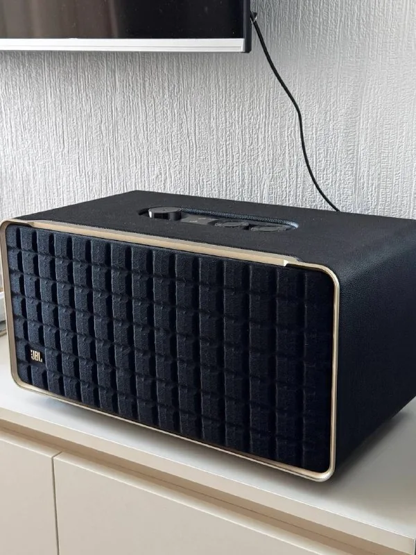 JBL Authentics 500 Black 1
