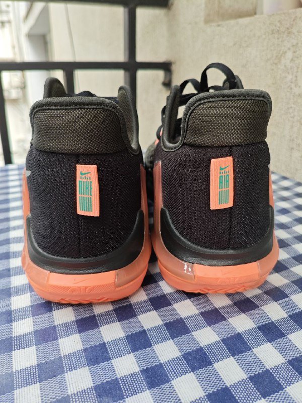 Кроссовки мужские Nike LeBron Witness 6 4