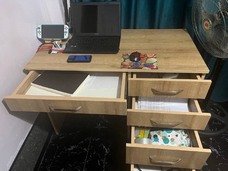 Письменный стол с ящиками 3