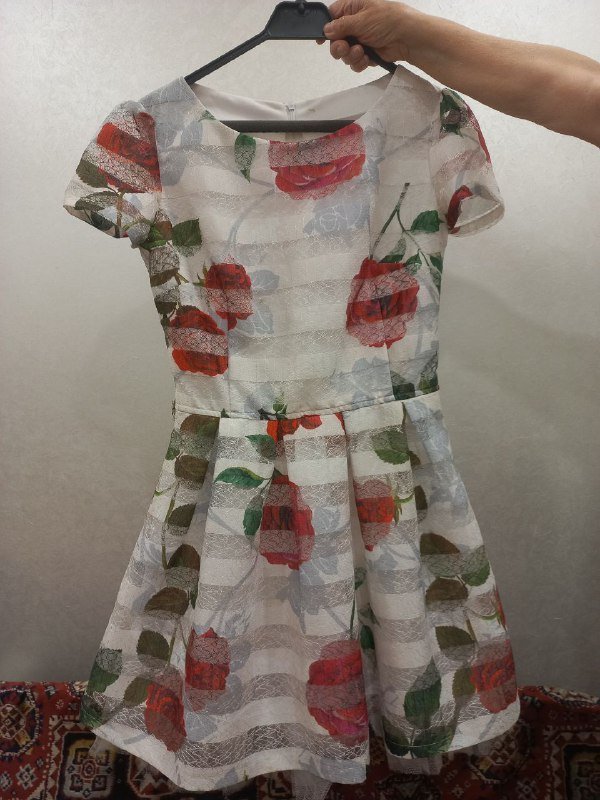 Платья женские размер 42-44 8