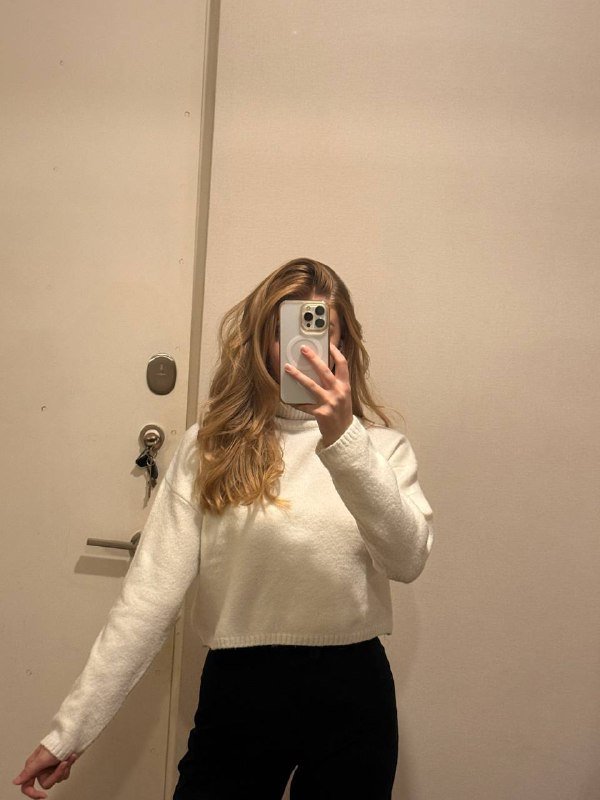 Женский белый свитер размер XS