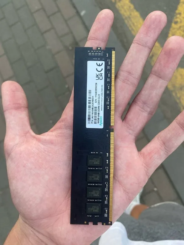 Оперативная память DDR4 16 ГБ 3200 МГц