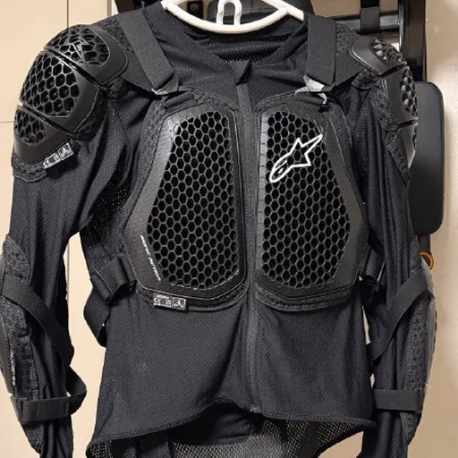 Защитная мотокуртка Alpinestars Bionic Action V3