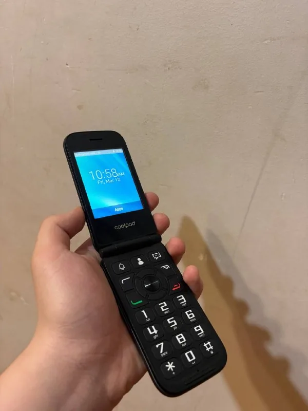 Кнопочный телефон Coolpad 1