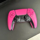 PS5, два джойстика, один розовый геймпад 3