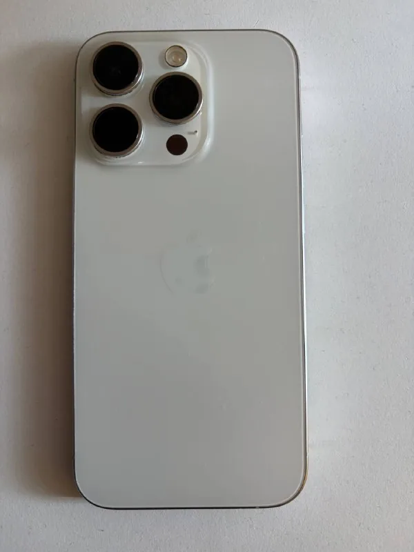 iPhone 15 Pro 128GB White Titanium 1