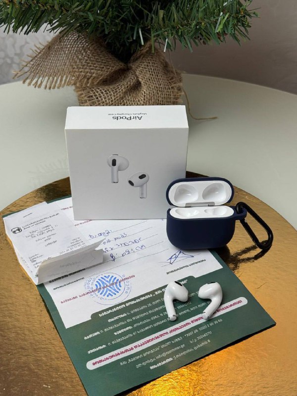 AirPods 3 на гарантии полный комплект чехол с карабином 6