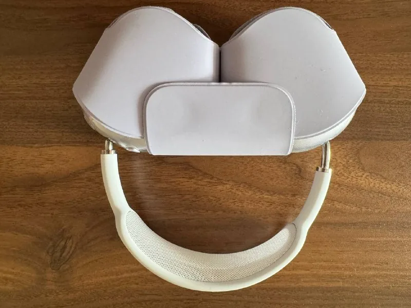 AirPods Pro 2 (USB-C) 1