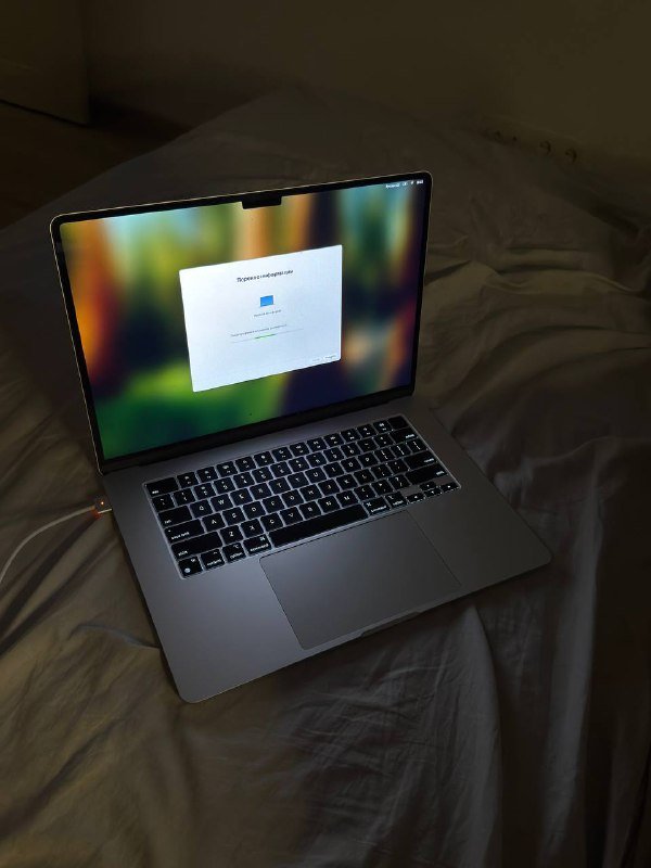 MacBook Air M3 15", 512GB SSD, 16GB RAM