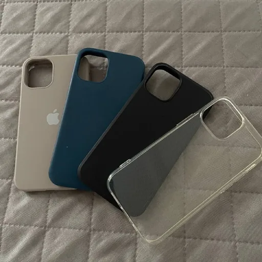 Чехлы на iPhone 12 mini
