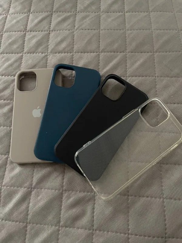 Чехлы на iPhone 12 mini
