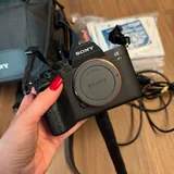 Камера Sony A7 IV с сумкой и картами памяти 2