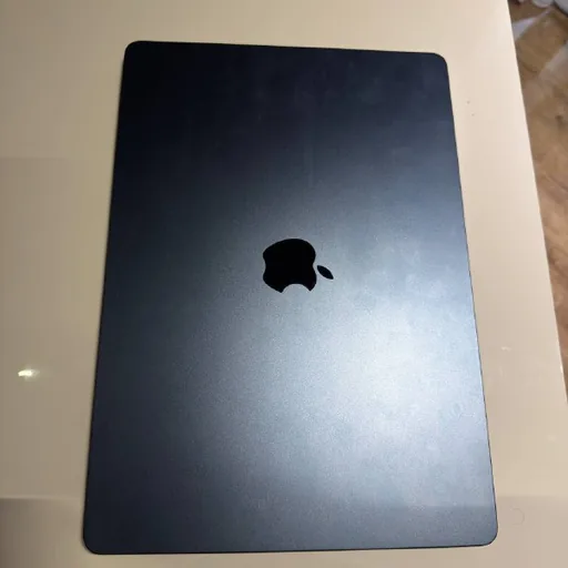 MacBook Air M3 15.3 16 ГБ 512 ГБ