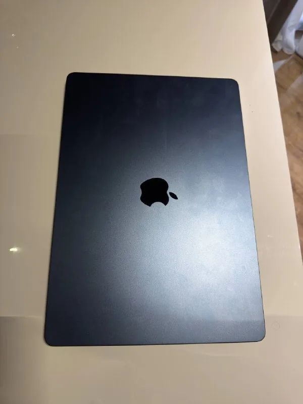 MacBook Air M3 15.3 16 ГБ 512 ГБ 1