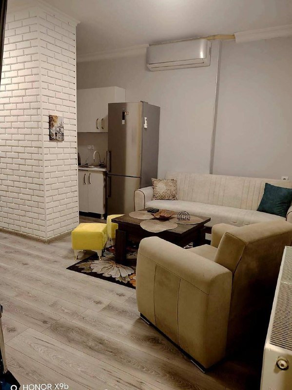 3-комнатная квартира с 2 спальнями в Батуми, аренда