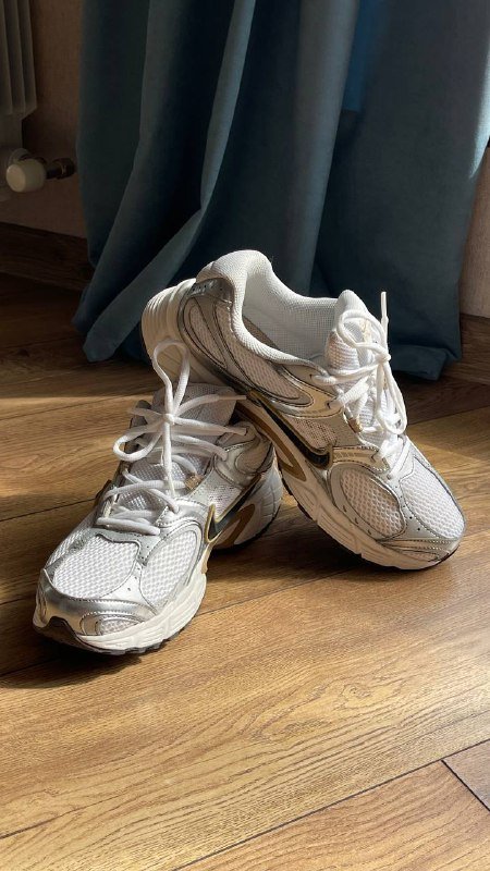 Белые мужские кроссовки Nike новые размер 42.5 3